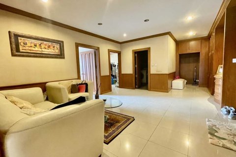Condominio de 4 dormitorios en Bang Na, Bangkok, Tailandia № 173173 - foto 2