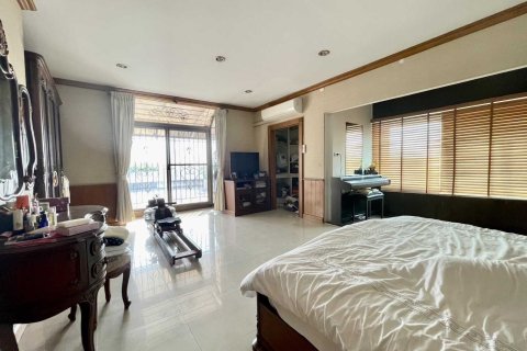 Condominio de 4 dormitorios en Bang Na, Bangkok, Tailandia № 173173 - foto 9