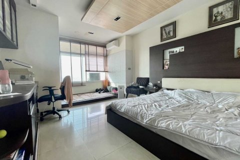 Condominio de 4 dormitorios en Bang Na, Bangkok, Tailandia № 173173 - foto 5