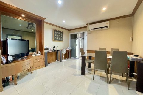 Eigentumswohnung in Bang Na, Bangkok, Thailand, 4 Schlafzimmer  № 173173