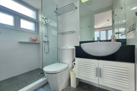 Condominio de 2 dormitorios en Hua Hin, Tailandia № 138730 - foto 17