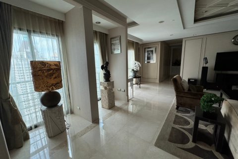 Condominio de 4 dormitorios en Sathon, Bangkok, Tailandia № 142950 - foto 4