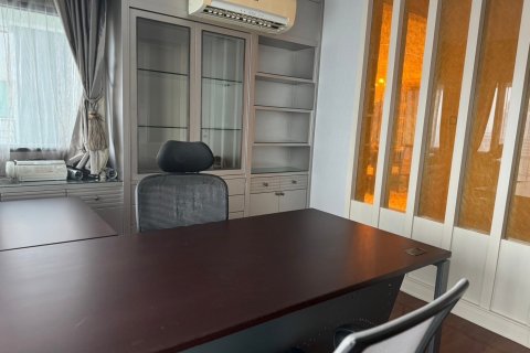 Condominio de 4 dormitorios en Sathon, Bangkok, Tailandia № 142950 - foto 15