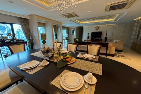Condominio de 4 dormitorios en Sathon, Bangkok, Tailandia № 142950 - foto 2