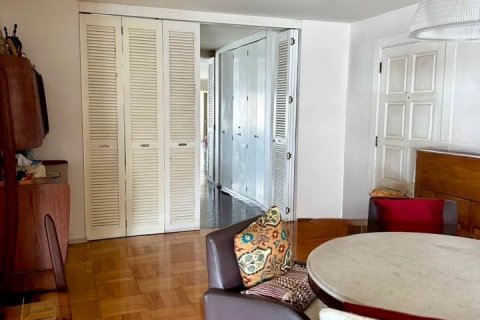 Condominio de 4 dormitorios en Sathon, Bangkok, Tailandia № 142971 - foto 4