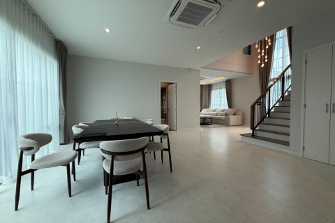 Casa de 4 dormitorios en Bang Na, Bangkok, Tailandia № 142951 - foto 5