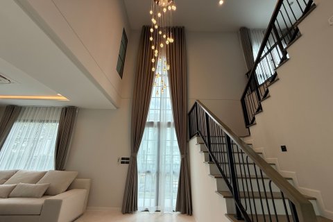 Casa de 4 dormitorios en Bang Na, Bangkok, Tailandia № 142951 - foto 2