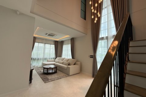 Casa de 4 dormitorios en Bang Na, Bangkok, Tailandia № 142951 - foto 4