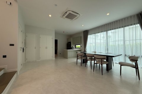 Casa de 4 dormitorios en Bang Na, Bangkok, Tailandia № 142951 - foto 6