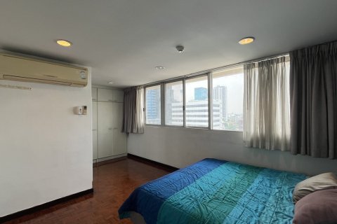 Condo in Watthana, Bangkok, Thailand, 2 bedrooms № 201206 - photo 8