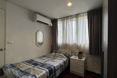 Condo in Watthana, Bangkok, Thailand, 2 bedrooms № 201206 - photo 2