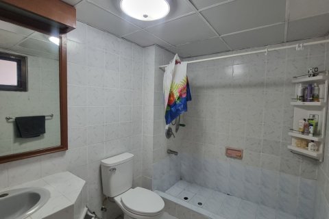 Кондоминиум с 2 спальнями в Ваттхане, Бангкок, Таиланд № 201204 - фото 12