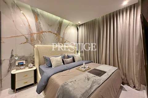 Condo in Pattaya, Thailand, 13 bedrooms № 197772 - photo 8