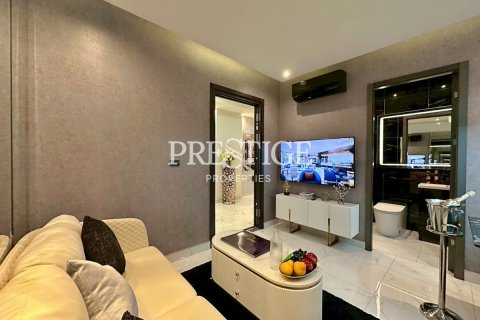 Condo in Pattaya, Thailand, 13 bedrooms № 197772 - photo 4