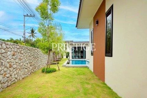 Casa de 3 dormitorios en Pattaya, Tailandia № 197768 - foto 21