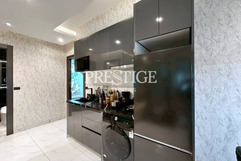 Condo in Pattaya, Thailand, 2 bedrooms № 197771 - photo 9