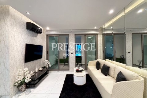 Condo in Pattaya, Thailand, 2 bedrooms № 197771 - photo 2
