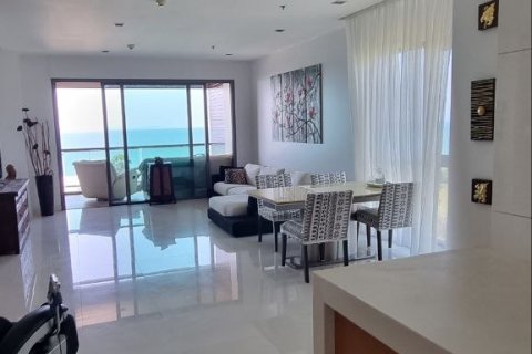 Condominio de 3 dormitorios en Pattaya, Tailandia № 47419 - foto 2