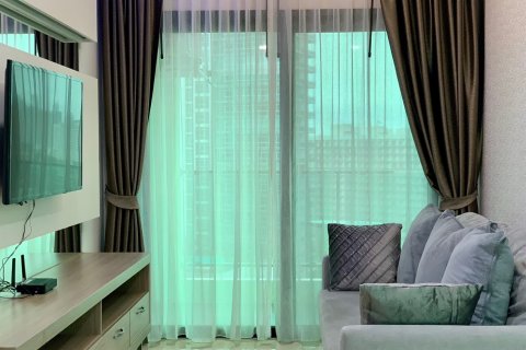 Condominio de 1 dormitorio en Jomtien Beach, Pattaya, Tailandia № 47417 - foto 2