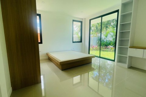 Chalet de 3 dormitorios en Phuket, Tailandia № 169156 - foto 12
