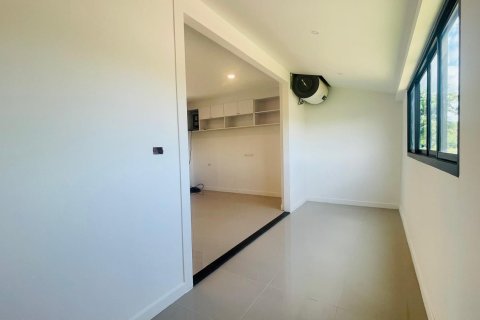 Chalet de 3 dormitorios en Phuket, Tailandia № 169156 - foto 9