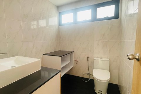 Chalet de 3 dormitorios en Phuket, Tailandia № 169156 - foto 11