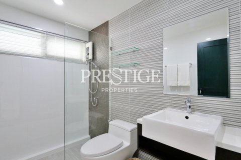 House in Pattaya, Thailand 4 bedrooms № 198660 - photo 12