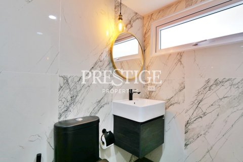 House in Pattaya, Thailand 4 bedrooms № 198660 - photo 16