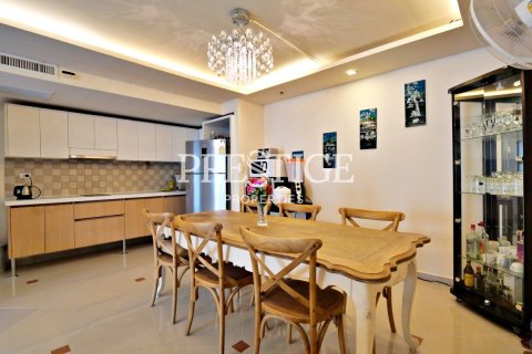 Condo in Pattaya, Thailand, 2 bedrooms  № 198662 - photo 4