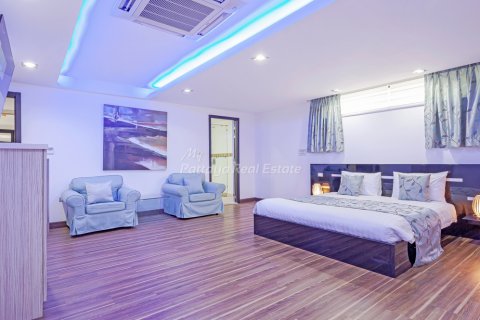 Casa de 4 dormitorios en Pattaya, Tailandia № 205022 - foto 27
