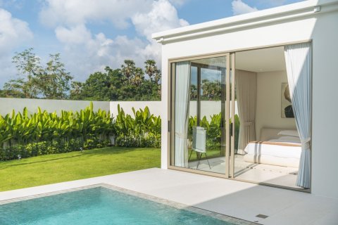 Chalet de 5 dormitorios en Phuket, Tailandia № 136498 - foto 14