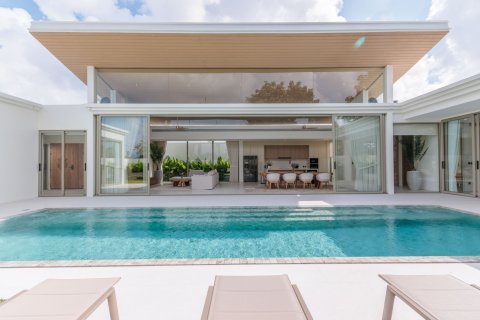 Villa in Phuket, Thailand 5 Schlafzimmer № 136498