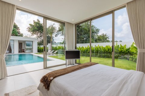 Chalet de 5 dormitorios en Phuket, Tailandia № 136498 - foto 15