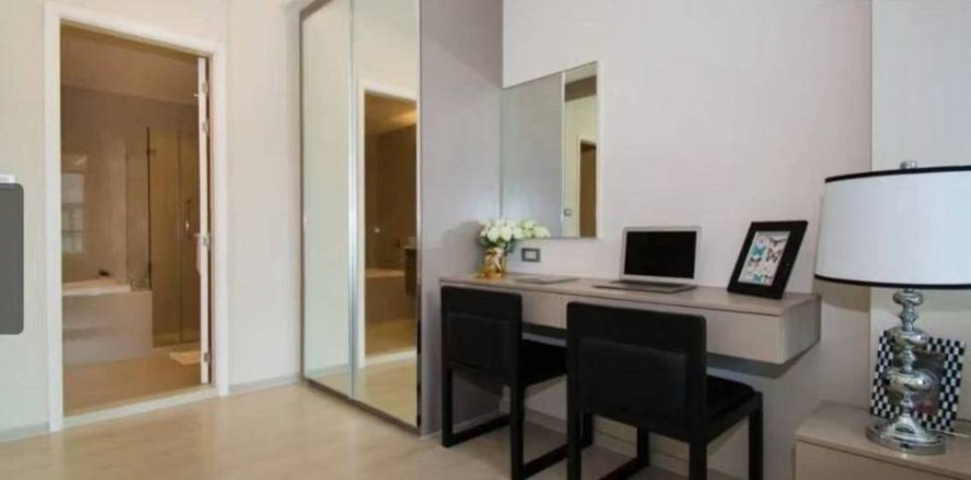 Condominio de 2 dormitorios en Khlong Toei, Bangkok, Tailandia № 172668