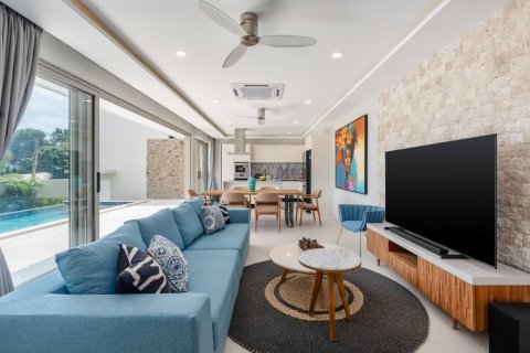 Chalet de 3 dormitorios en Surat Thani, Tailandia № 172671 - foto 8