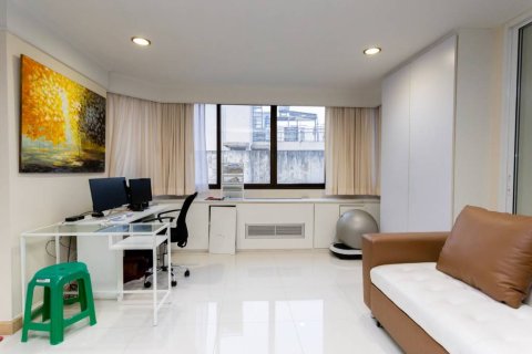 Condominio de 1 dormitorio en Khlong Toei, Bangkok, Tailandia № 172673 - foto 2