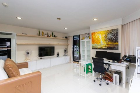 Condominio de 1 dormitorio en Khlong Toei, Bangkok, Tailandia № 172673 - foto 10