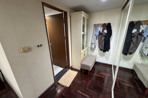 Condominio de 1 dormitorio en Khlong Toei, Bangkok, Tailandia № 172672 - foto 5