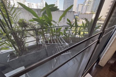 Condominio de 1 dormitorio en Khlong Toei, Bangkok, Tailandia № 172672 - foto 8