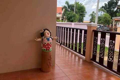 Casa de 3 dormitorios en Pattaya, Tailandia № 172670 - foto 5