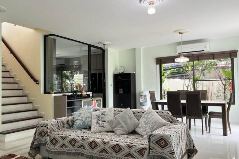 Casa de 4 dormitorios en Phuket, Tailandia № 172669 - foto 2