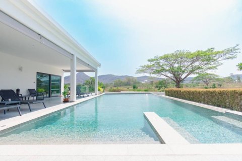 Chalet de 3 dormitorios en Hua Hin, Tailandia № 172674 - foto 3