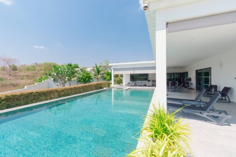 Chalet de 3 dormitorios en Hua Hin, Tailandia № 172674 - foto 2