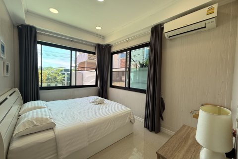 Casa de 4 dormitorios en Hua Hin, Tailandia № 156598 - foto 11