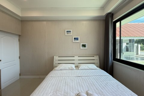 Casa de 4 dormitorios en Hua Hin, Tailandia № 156598 - foto 12