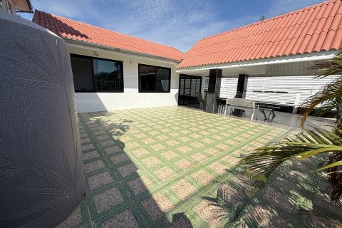 Casa de 4 dormitorios en Hua Hin, Tailandia № 156598 - foto 2
