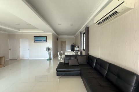 Casa de 4 dormitorios en Hua Hin, Tailandia № 156598 - foto 3