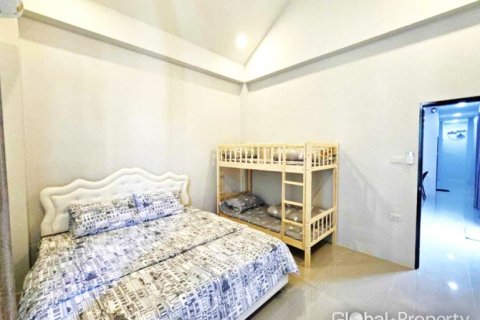 Casa de 3 dormitorios en Pattaya, Tailandia № 113614 - foto 10