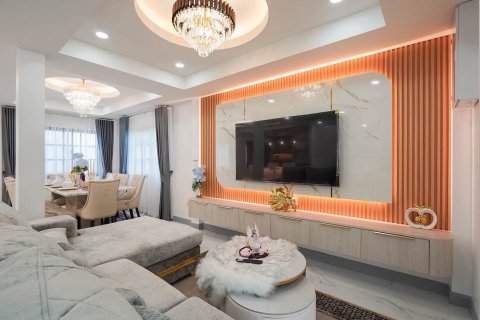 Villa in Pattaya, Thailand 4 Schlafzimmer № 233918 - Foto 9
