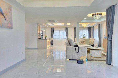 Villa in Pattaya, Thailand 4 Schlafzimmer № 233918 - Foto 19